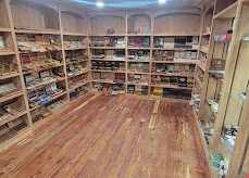 Walk-in humidor room, Cigar & Tobacco Zone